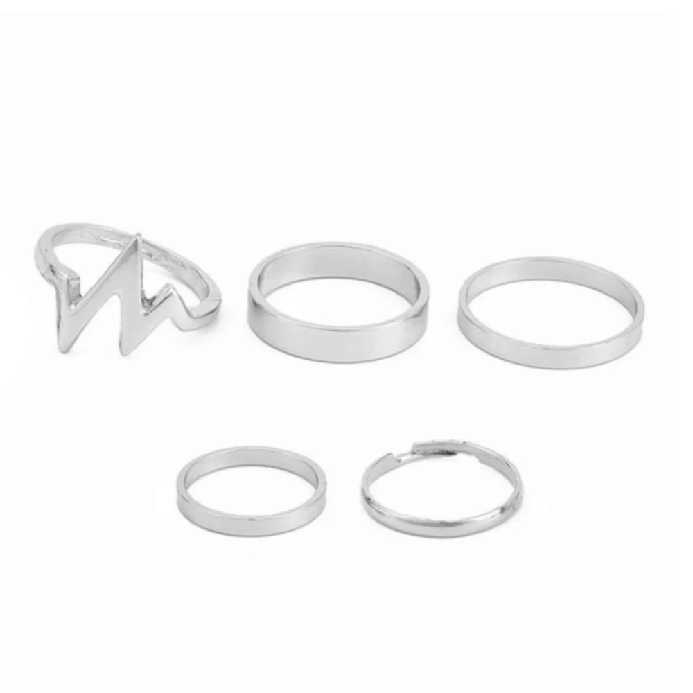 3/$30 🤍 Dainty Ring Set